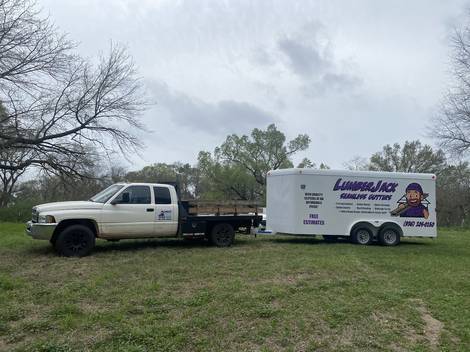 LumberJack Seamless Gutters pickup truck towing the gutter trailer to a job in East Texas